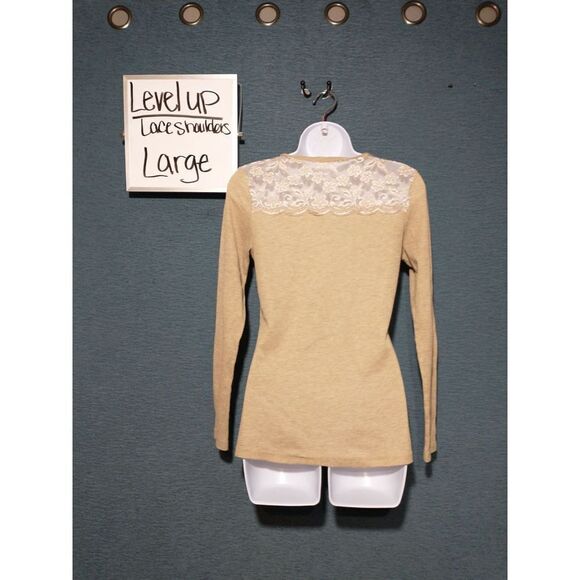Level Up lace shoulders henley top large - Picture 2 of 2